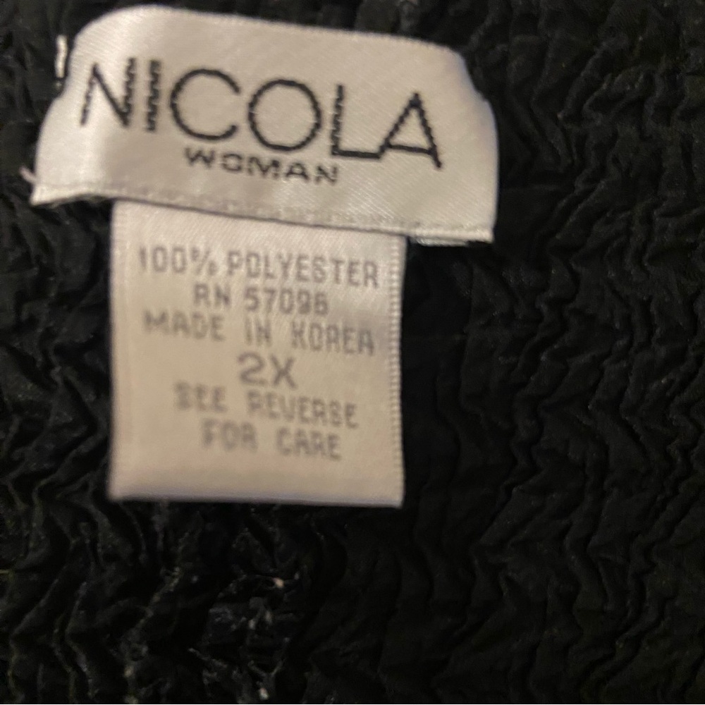 Nicola Black Crinkle Textured Vintage Pullover Blouse Size 2x. - Picture 3 of 3